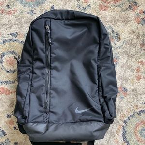 Like new Nike back pack!!